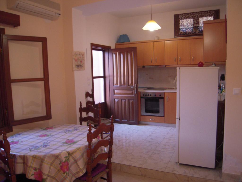 Pedi Breeze Symi